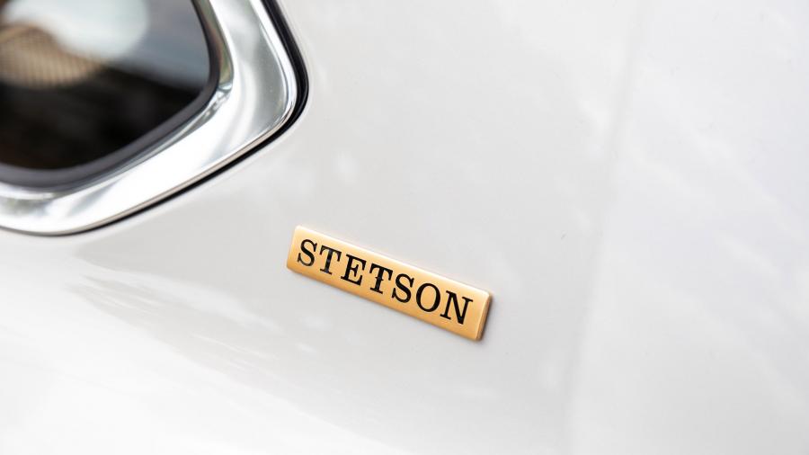 Логотип Bentley Bentayga Stetson Edition 2019 года  (NA) (фото 8 из 25)